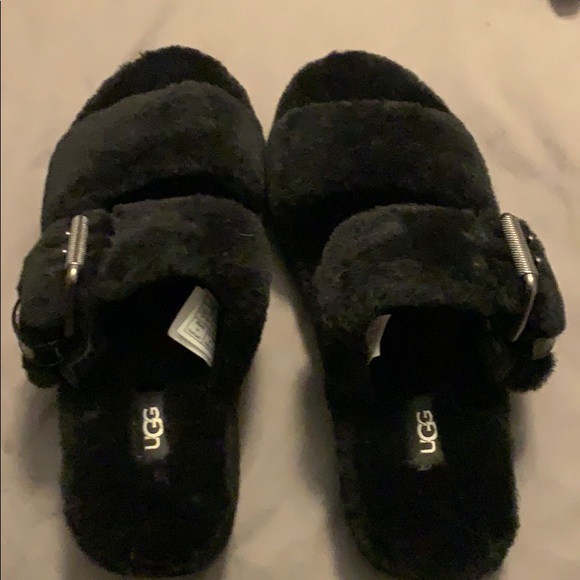 Ugg fuzz yeah slippers in size 7 - Picture 4 of 4